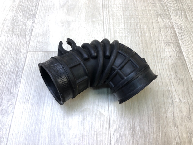 Патрубок воздушного фильтра SUZUKI SX4 06-13 2009 J20A 13881-80J00 Б/У