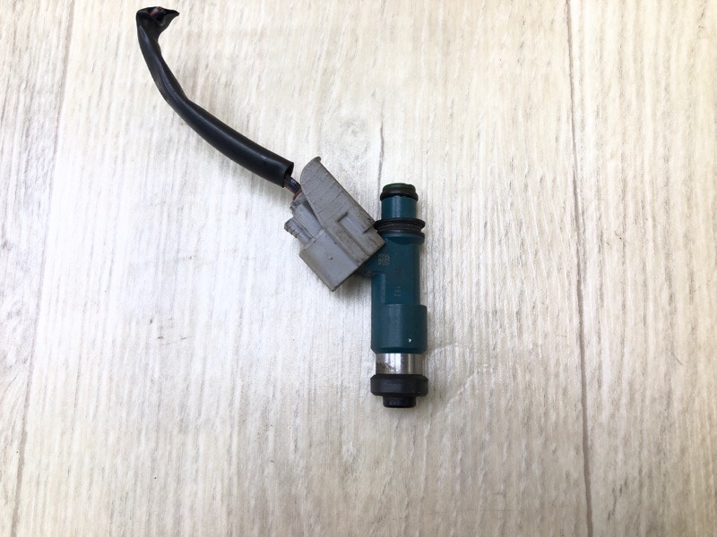 Форсунка топливная SUZUKI SX4 06-13 2009 J20A 15710-65J00 Б/У