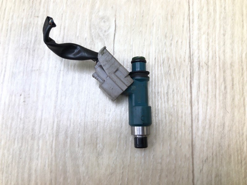 Форсунка топливная SUZUKI SX4 06-13 2009 J20A 15710-65J00 Б/У