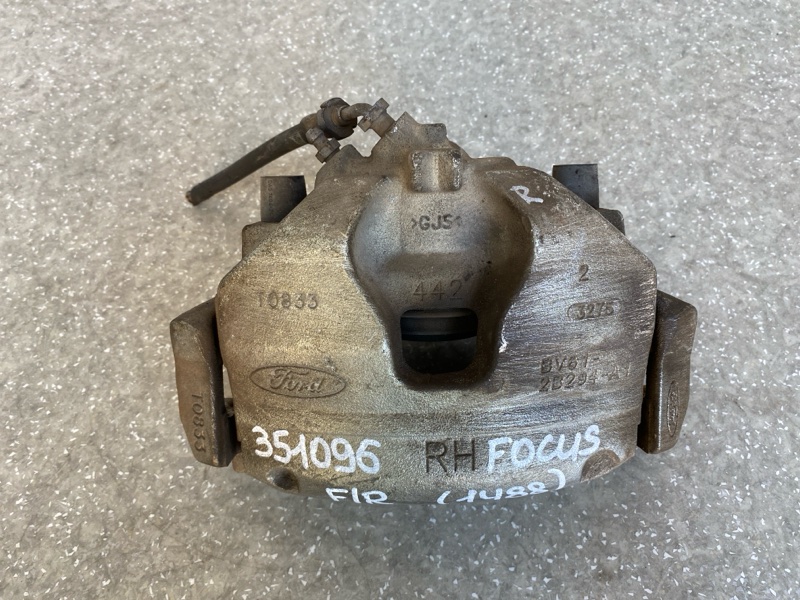 Суппорт тормозной передний правый FORD FOCUS 10-18 2016 C20HDTX 2.0L EcoBoost BV6Z-2B120-A Б/У