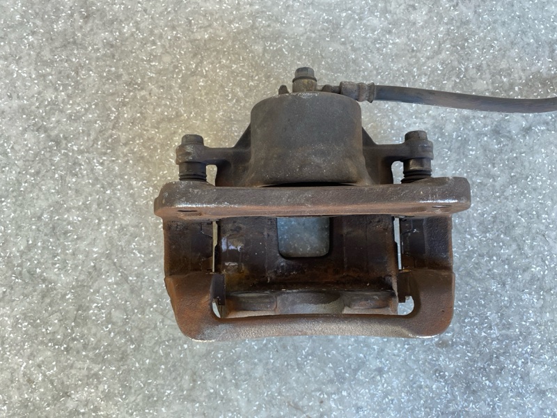 Суппорт тормозной передний правый SORENTO UM 14- 2015 2.4 G4KJ