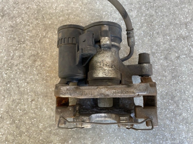 Суппорт тормозной задний правый HONDA CIVIC FC/FK 15- 2.0L 4