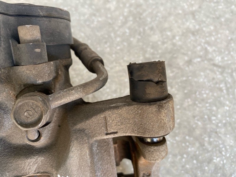 Суппорт тормозной задний левый CIVIC FC/FK 15- 2019 2.0L 4