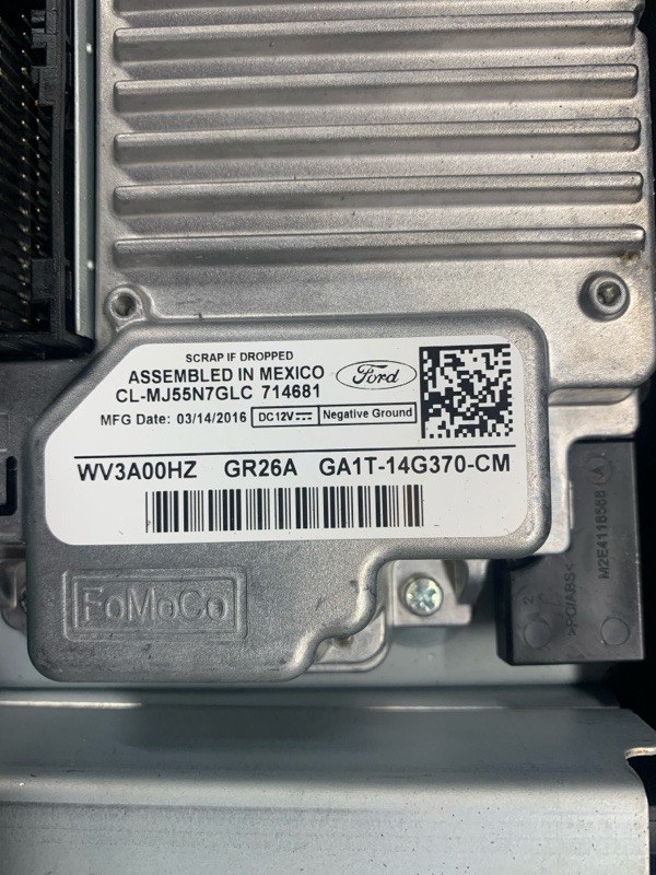 Накладка торпедо под магнитолу MKX 16-18 2016 3.7 C37PDED Накладка торпедо под магнитолу MKX 16-18 2016 3.7 C37PDED