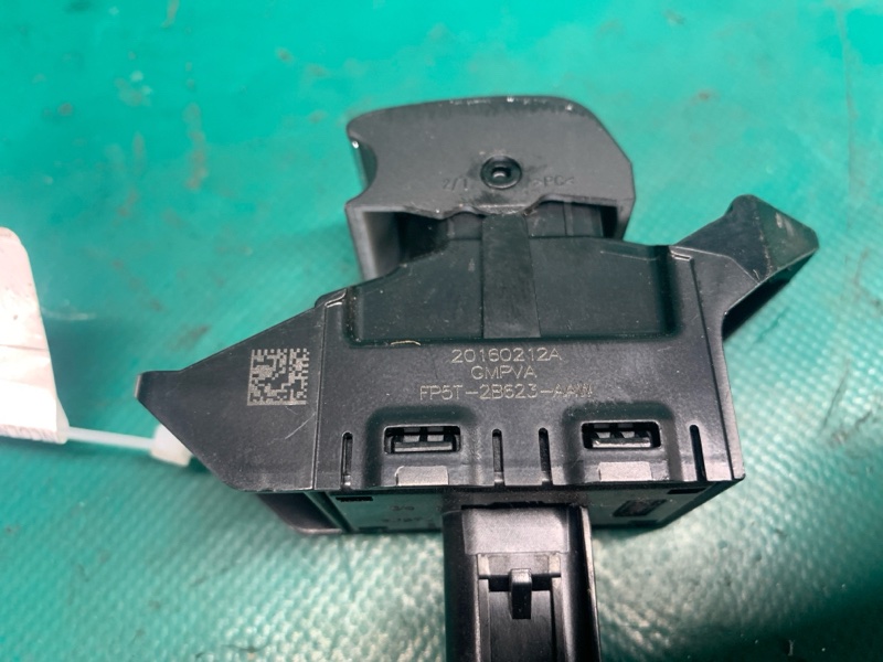 Кнопка стояночного тормоза LINCOLN MKX 16-18 3.7 C37PDED