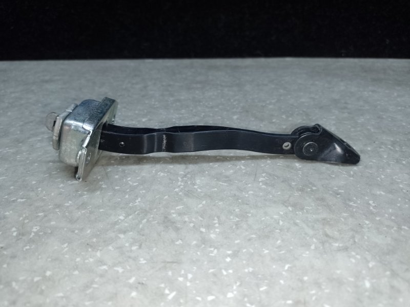 Ограничитель двери передний NISSAN X-TRAIL/ROGUE T32 13-20 Ограничитель двери передний NISSAN X-TRAIL/ROGUE T32 13-20