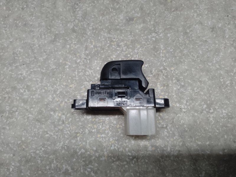 Кнопка стеклоподъемника задняя X-TRAIL/ROGUE T32 13-20