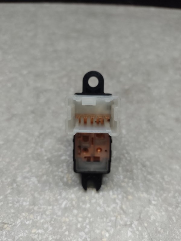 Кнопка стеклоподъемника задняя NISSAN X-TRAIL/ROGUE T32 13-20