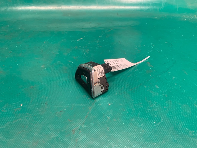 Запчасть кнопки на руль LINCOLN MKX 16-18 2016 3.7 C37PDED DP5Z9C888AA Б/У Кнопки на руль LINCOLN MKX 16-18 2016 3.7 C37PDED DP5Z9C888AA Б/У