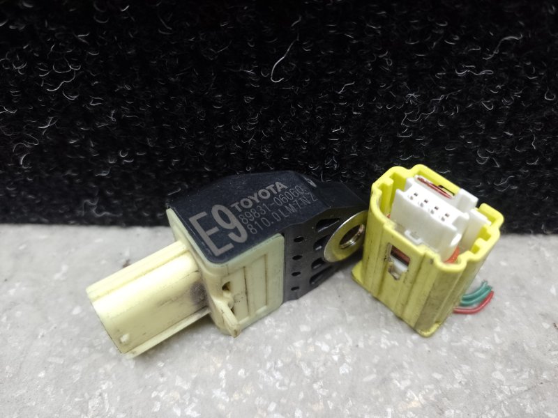 Датчик удара задний TOYOTA CAMRY 55 14-17 2.5 2ARFE