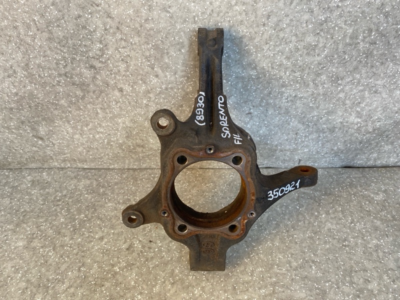 Кулак поворотный левый KIA SORENTO UM 14- 2015 2.4 G4KJ 51715-C5200 Б/У