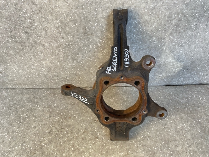 Кулак поворотный правый KIA SORENTO UM 14- 2015 2.4 G4KJ 51716-C5200 Б/У