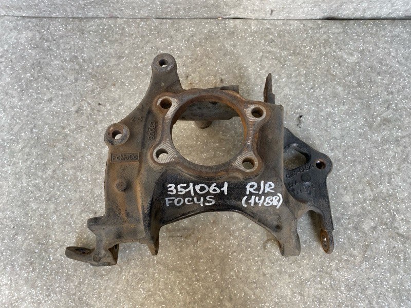 Цапфа правая FORD FOCUS 10-18 2016 C20HDTX 2.0L EcoBoost CV6Z-5A968-D Б/У