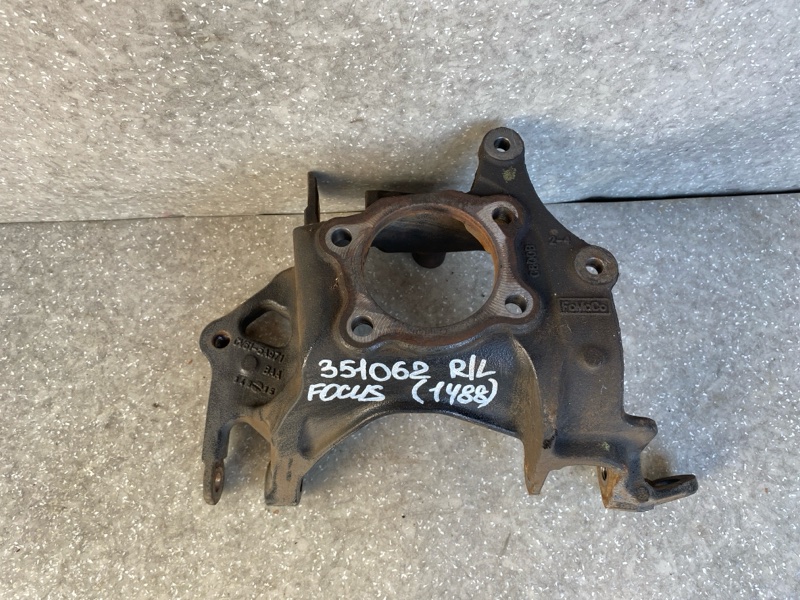 Цапфа левая FORD FOCUS 10-18 2016 C20HDTX 2.0L EcoBoost CV6Z-5A969-D Б/У