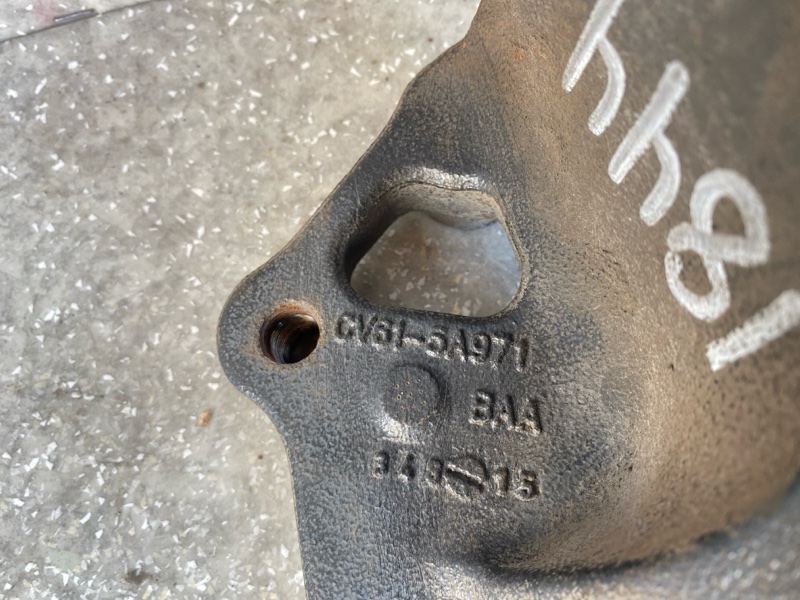 Цапфа левая FORD FOCUS 10-18 C20HDTX 2.0L EcoBoost