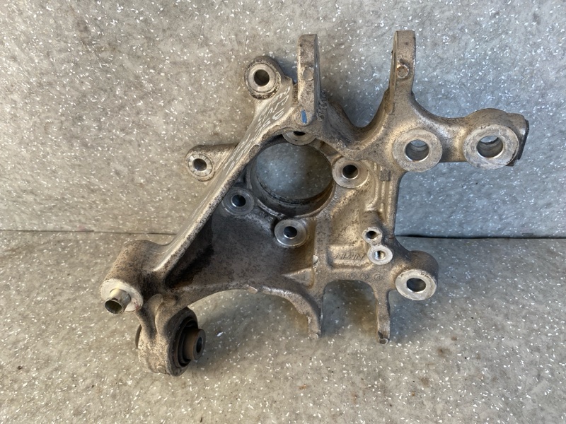 Цапфа левая CIVIC FC/FK 15- 2019 2.0L 4