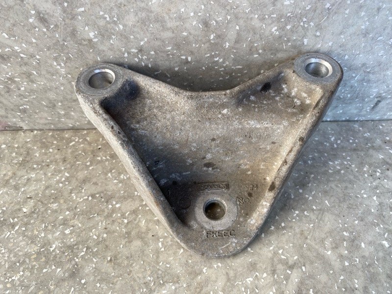 Кронштейн редуктора задний ESCAPE 12-19 2014 T20HDTX