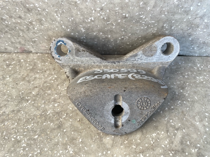 Кронштейн редуктора задний FORD ESCAPE 12-19 2014 T20HDTX CV6Z-4K360-A Б/У