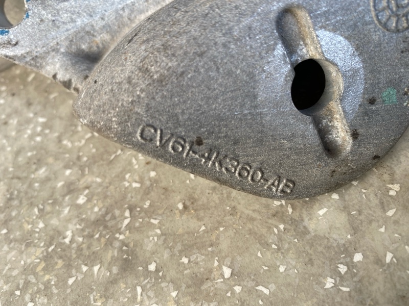 Кронштейн редуктора задний FORD ESCAPE 12-19 T20HDTX