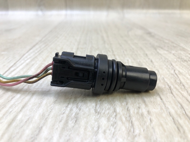 Датчик положения распредвала VENZA 09-16 2013 3.5 2GR-FE