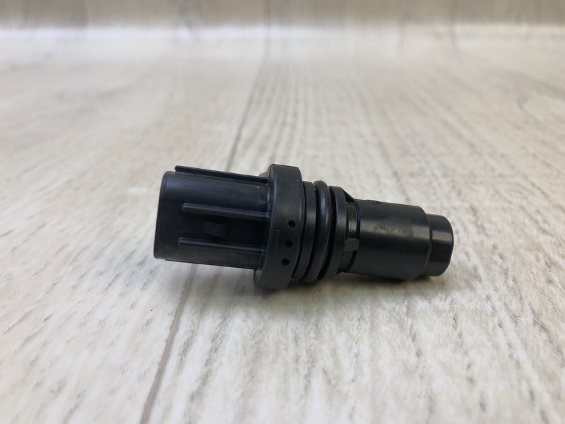 Датчик положения распредвала VENZA 09-16 2013 3.5 2GR-FE