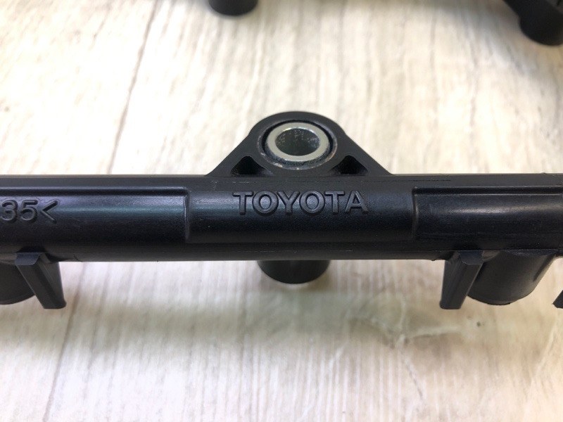 Топливная рейка VENZA 09-16 2013 3.5 2GR-FE