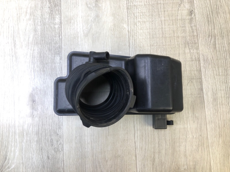 Резонатор воздушного фильтра VENZA 09-16 2013 3.5 2GR-FE