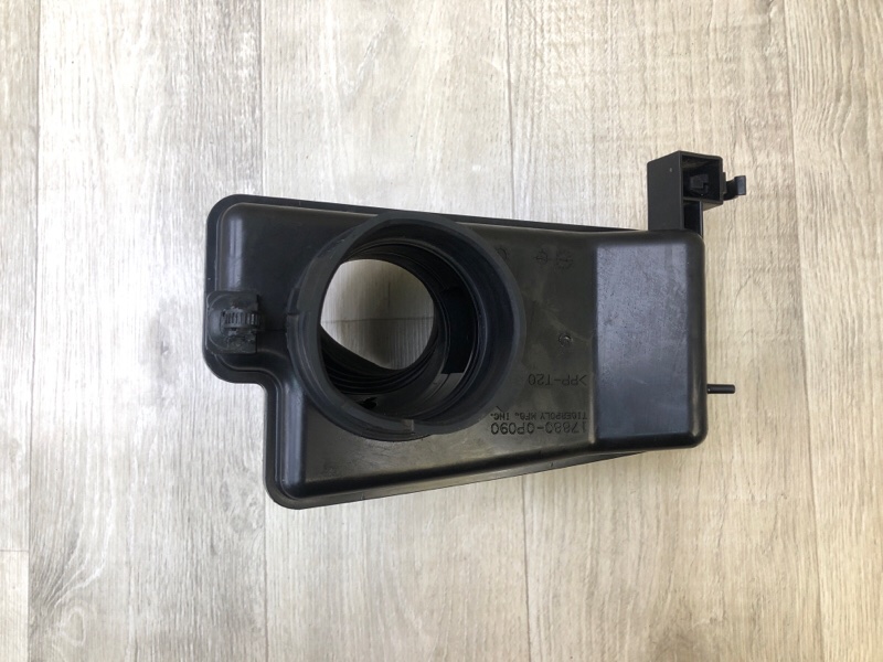 Резонатор воздушного фильтра VENZA 09-16 2013 3.5 2GR-FE