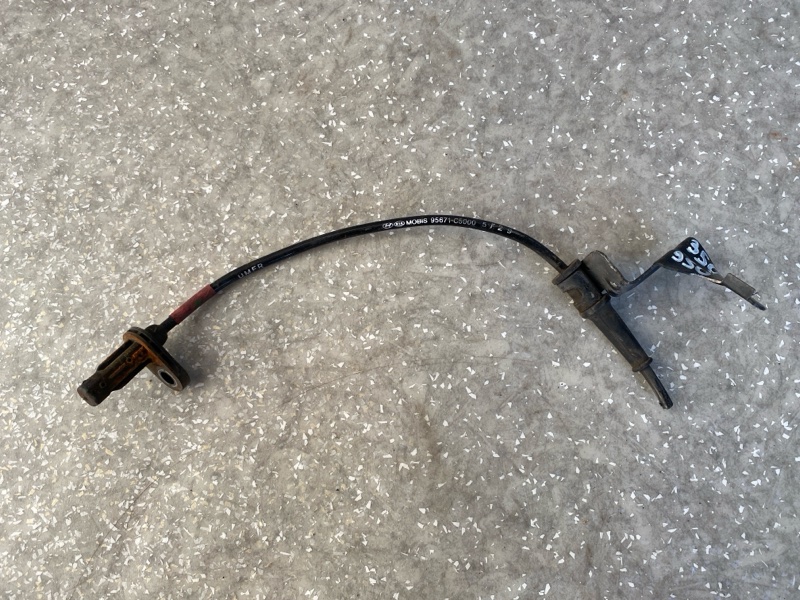 Датчик ABS передний правый KIA SORENTO UM 14- 2015 2.4 G4KJ 95671-C5000 Б/У