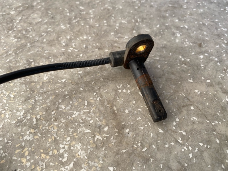 Датчик ABS передний правый JOURNEY 08-20