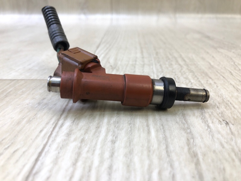 Форсунка топливная VENZA 09-16 2013 3.5 2GR-FE