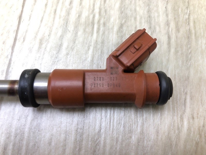 Форсунка топливная VENZA 09-16 2013 3.5 2GR-FE