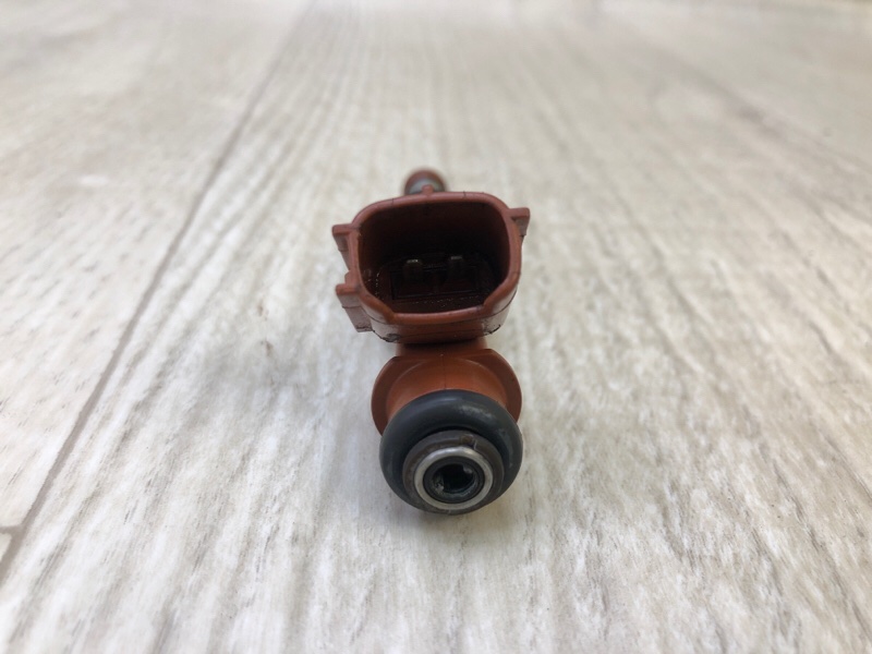 Форсунка топливная VENZA 09-16 2013 3.5 2GR-FE