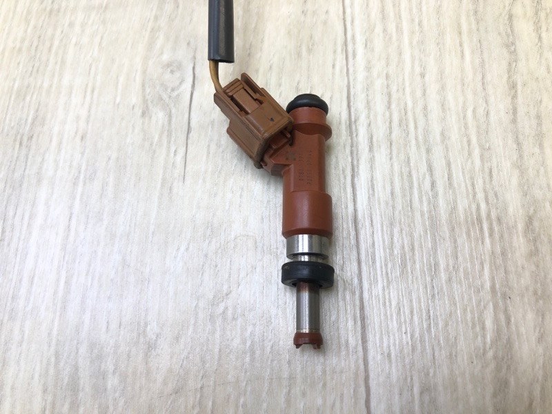 Форсунка топливная TOYOTA VENZA 09-16 2013 3.5 2GR-FE 23209-0P040 Б/У