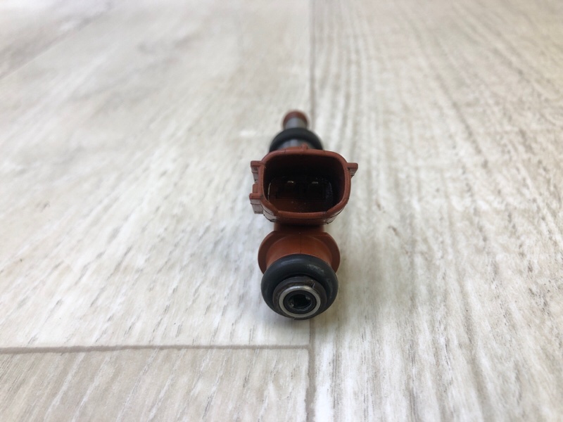 Форсунка топливная VENZA 09-16 2013 3.5 2GR-FE