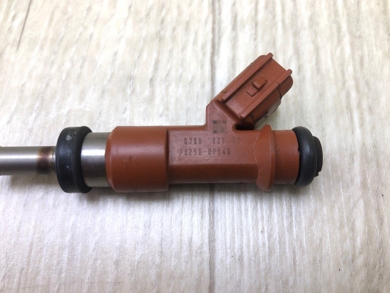 Форсунка топливная VENZA 09-16 2013 3.5 2GR-FE