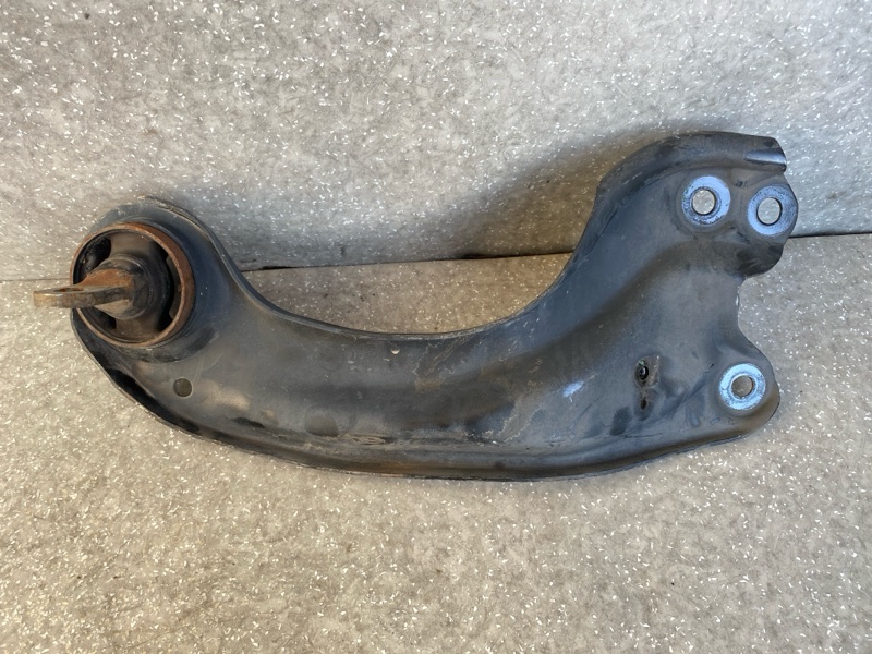 Рычаг задней подвески продольный правый CIVIC FC/FK 15- 2019 2.0L 4