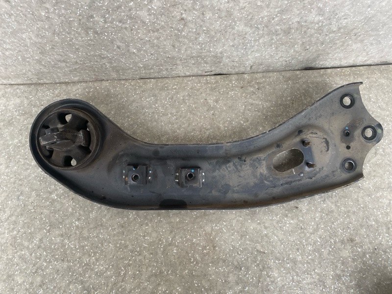 Рычаг задней подвески продольный правый SORENTO UM 14- 2015 2.4 G4KJ