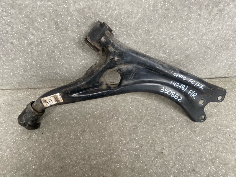 Рычаг передней подвески нижний правый HONDA CIVIC FC/FK 15- 2019 2.0L 4 51350-TBA-A01 Б/У