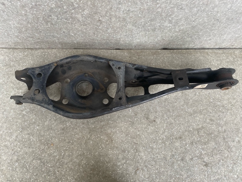 Рычаг задней подвески поперечный нижний правый CIVIC FC/FK 15- 2019 2.0L 4