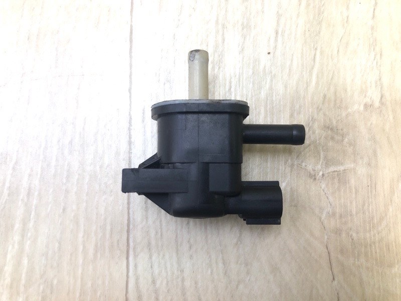 Клапан электромагнитный (вакуумный) COROLLA 150 06-13 2011 1.8 2ZRFE