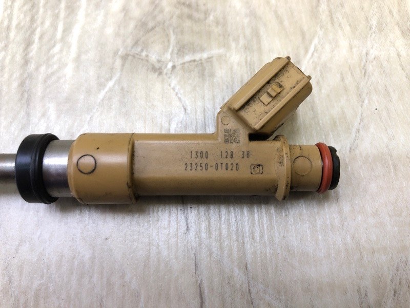 Форсунка топливная COROLLA 150 06-13 2011 1.8 2ZRFE Форсунка топливная COROLLA 150 06-13 2011 1.8 2ZRFE