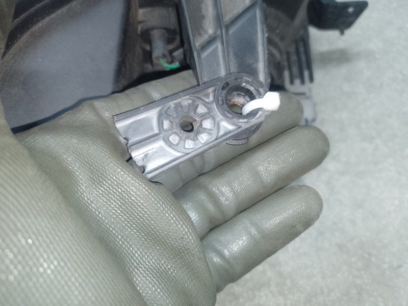 Фара левая FORESTER 12-19 2013 2.5 FB25B