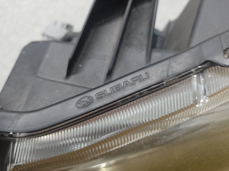 Фара левая FORESTER 12-19 2013 2.5 FB25B