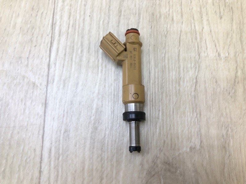 Запчасть форсунка топливная TOYOTA COROLLA 150 06-13 2011 1.8 2ZRFE 23209-09140 Б/У Форсунка топливная TOYOTA COROLLA 150 06-13 2011 1.8 2ZRFE 23209-09140 Б/У