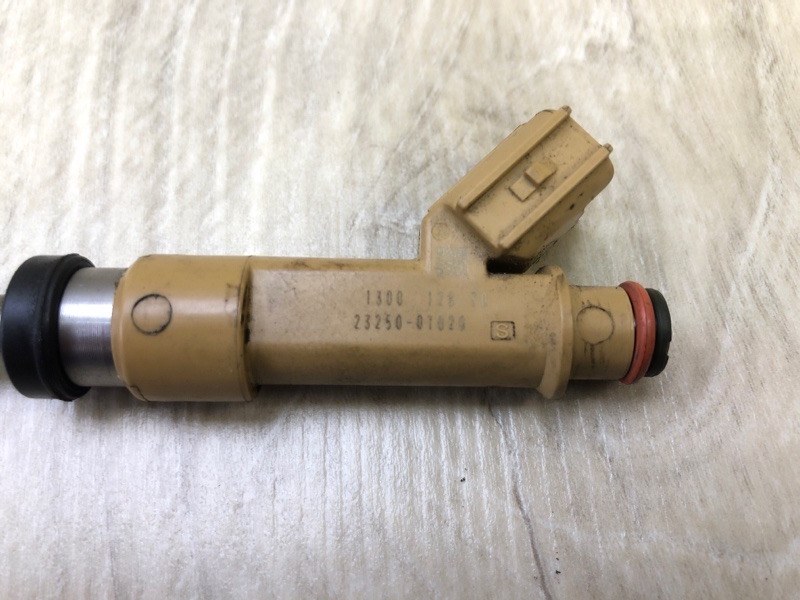 Форсунка топливная COROLLA 150 06-13 2011 1.8 2ZRFE Форсунка топливная COROLLA 150 06-13 2011 1.8 2ZRFE