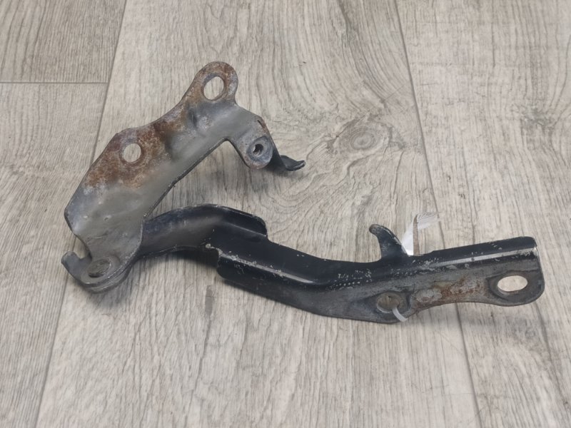 Петля капота правая TOYOTA MATRIX 02-08 ZZE132 1.8L 1ZZ-FE