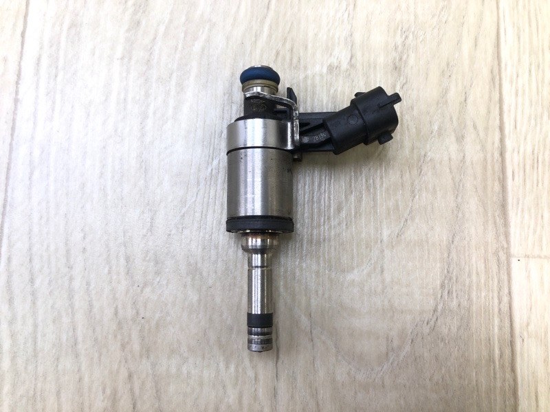 Запчасть форсунка топливная HYUNDAI ACCENT RB 10- 2013 1.6 G4FD 35310-2B130 Б/У Форсунка топливная HYUNDAI ACCENT RB 10- 2013 1.6 G4FD 35310-2B130 Б/У