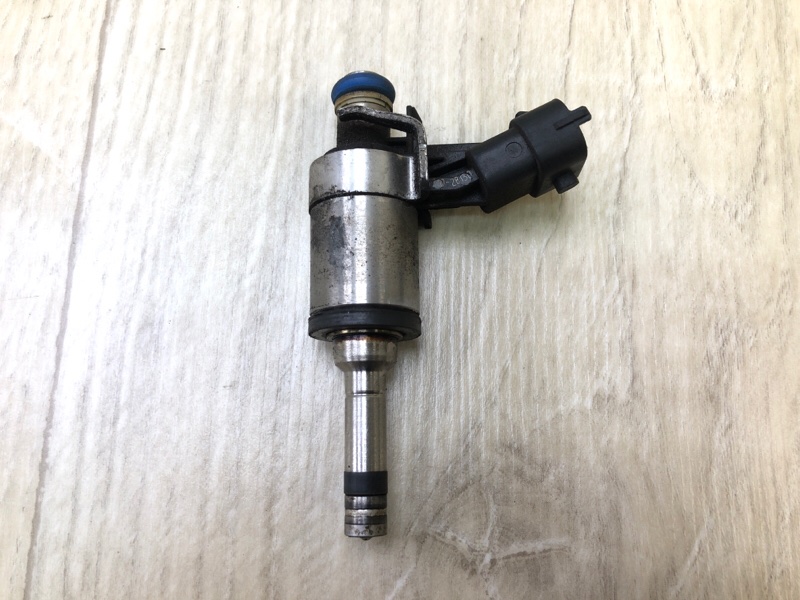 Запчасть форсунка топливная HYUNDAI ACCENT RB 10- 2013 1.6 G4FD 35310-2B130 Б/У Форсунка топливная HYUNDAI ACCENT RB 10- 2013 1.6 G4FD 35310-2B130 Б/У