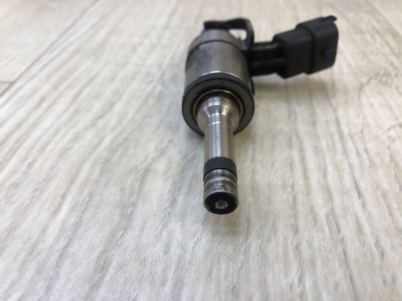 Форсунка топливная HYUNDAI ACCENT RB 10- 1.6 G4FD Форсунка топливная HYUNDAI ACCENT RB 10- 1.6 G4FD